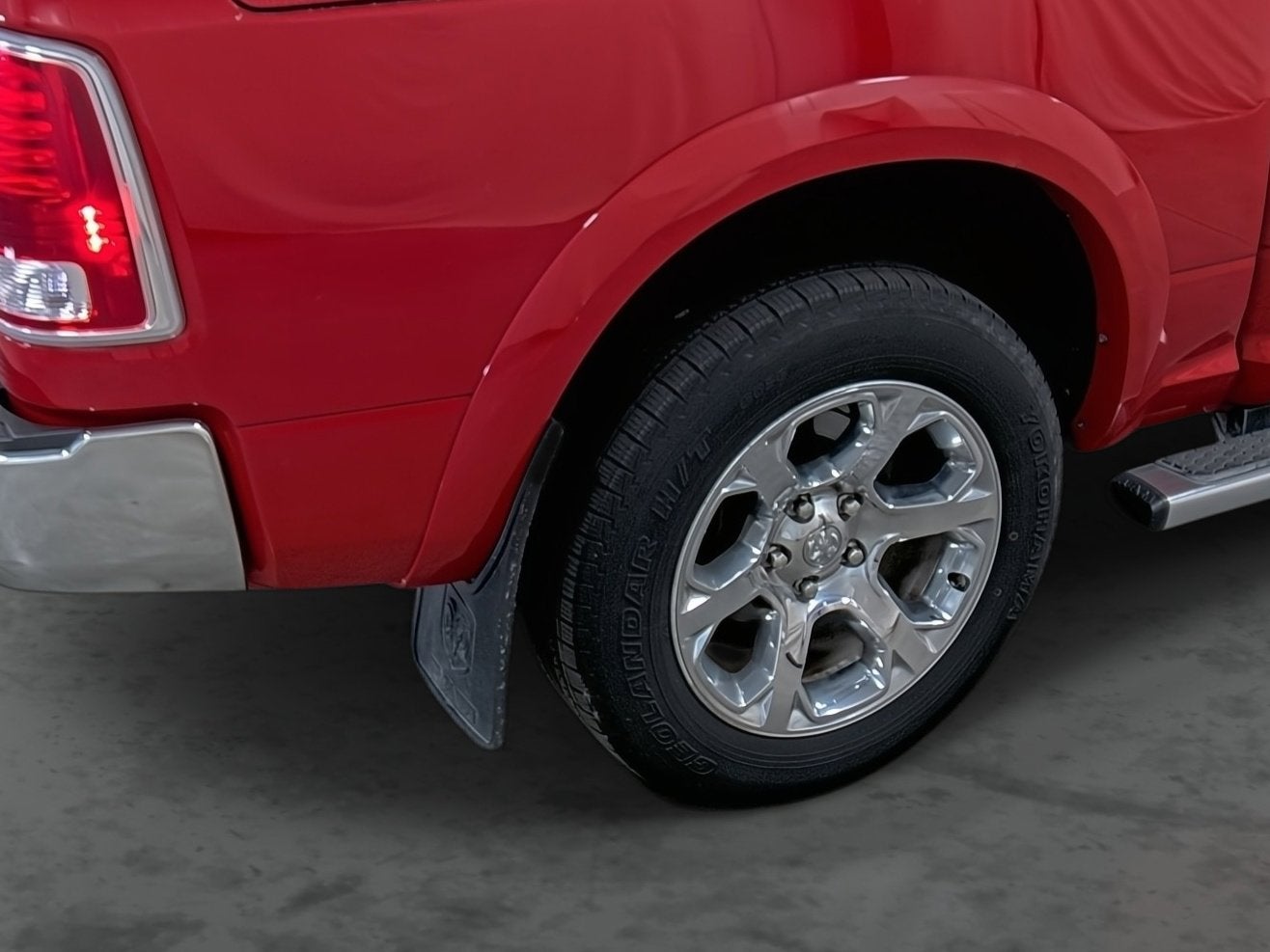 2017 RAM 1500 Laramie Crew Cab 4x4 5'7" Box