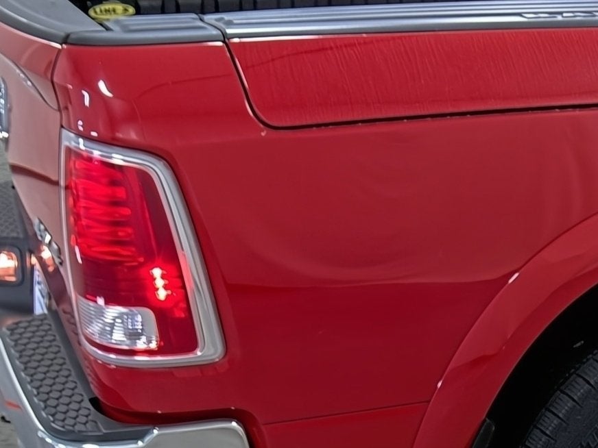 2017 RAM 1500 Laramie Crew Cab 4x4 5'7" Box