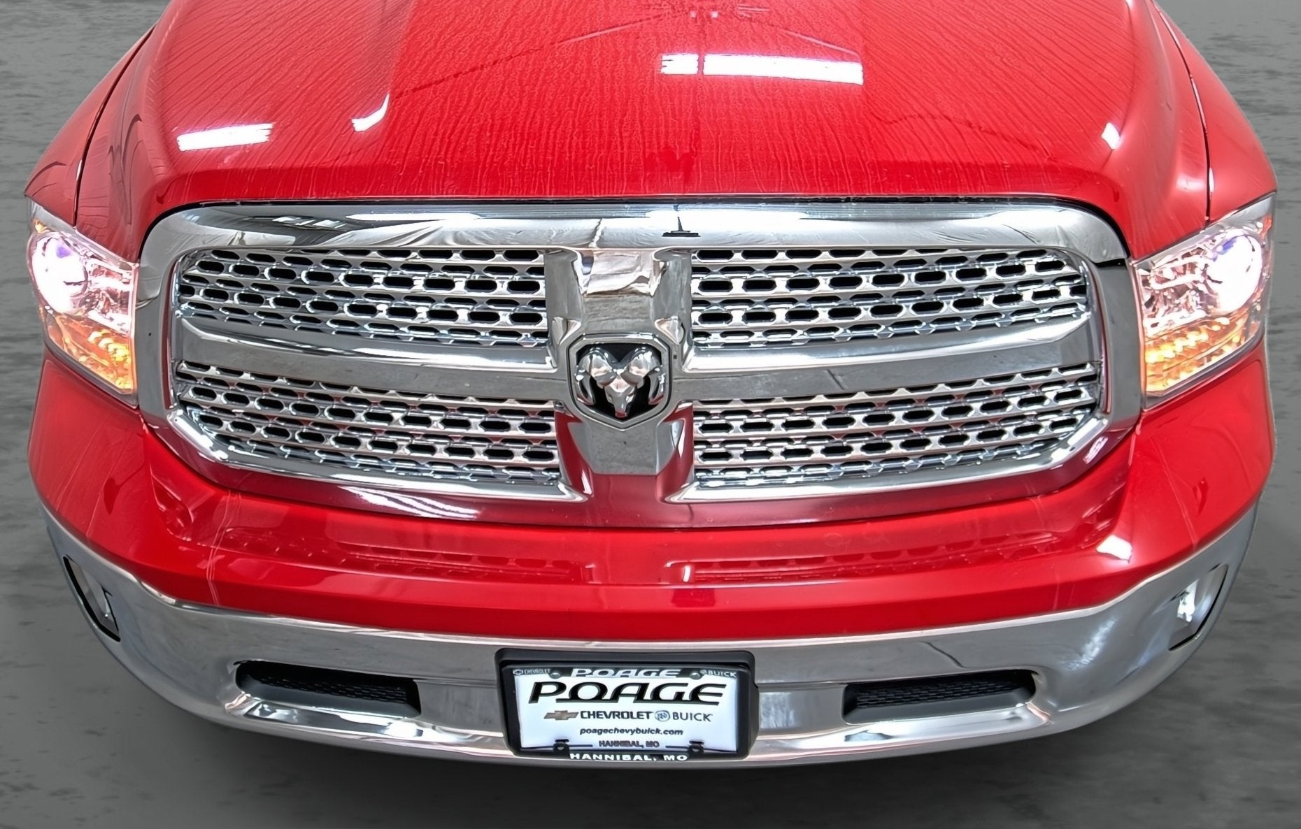 2017 RAM 1500 Laramie Crew Cab 4x4 5'7" Box