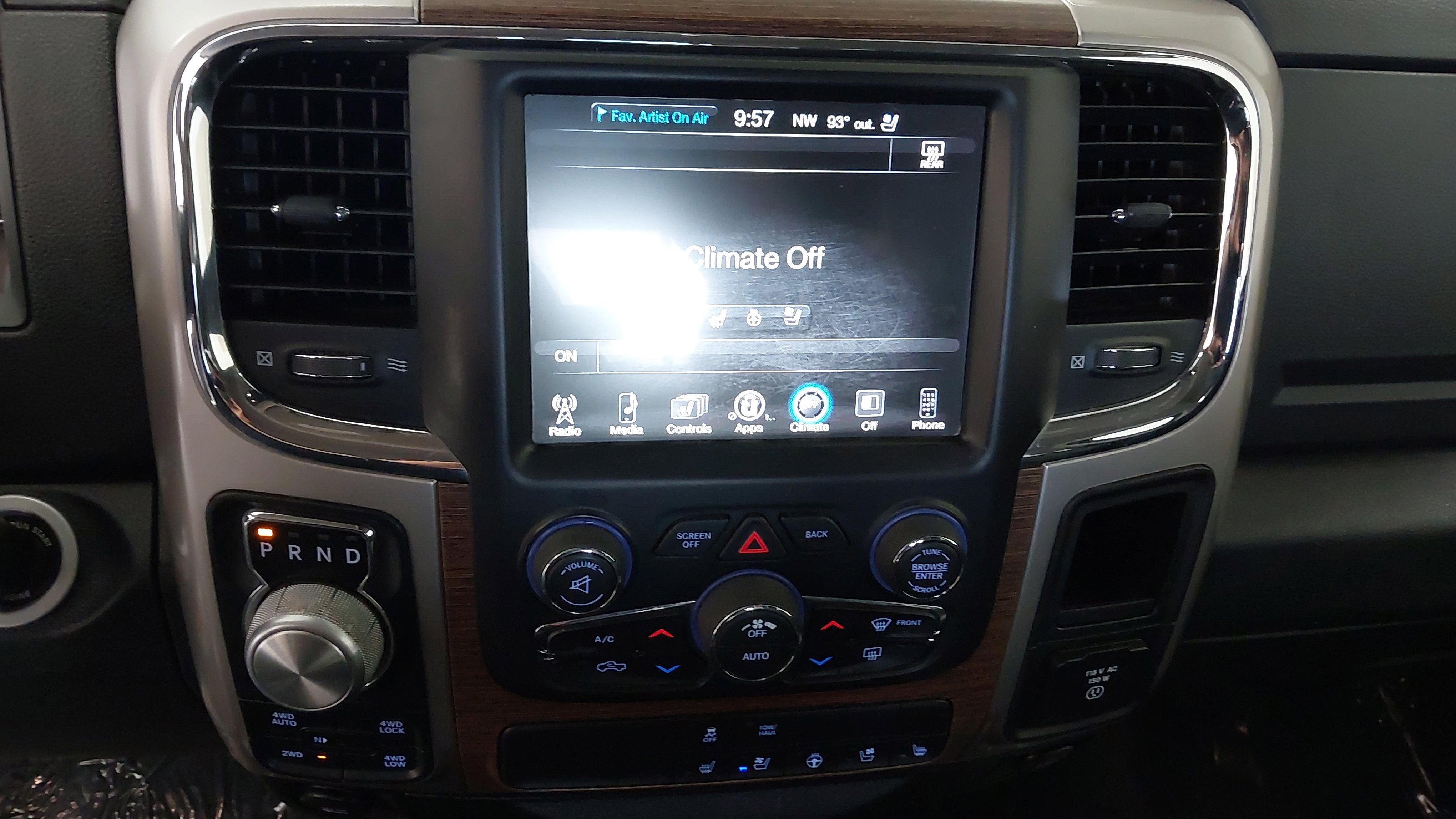 2017 RAM 1500 Laramie Crew Cab 4x4 5'7" Box