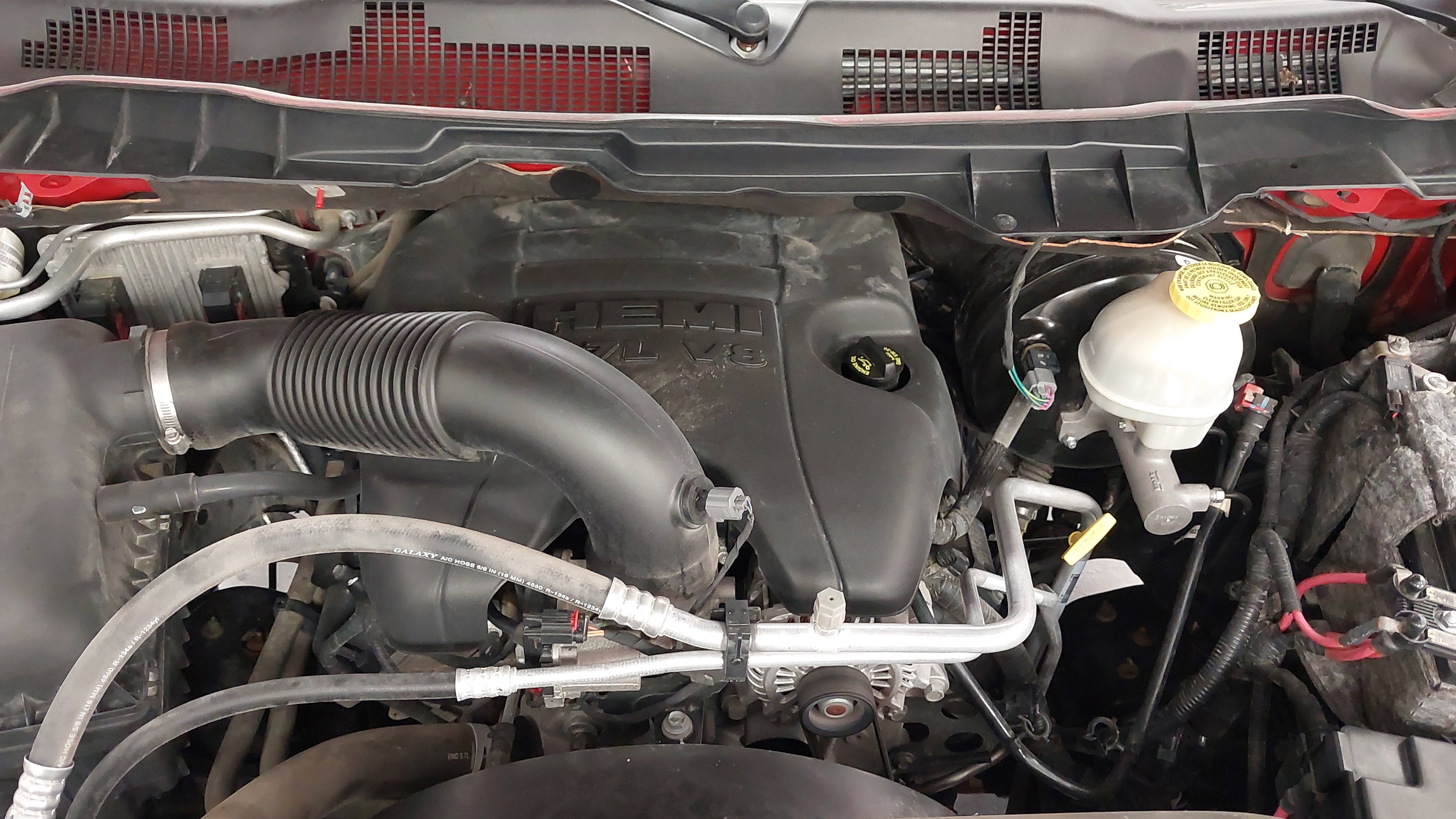 2017 RAM 1500 Laramie Crew Cab 4x4 5'7" Box