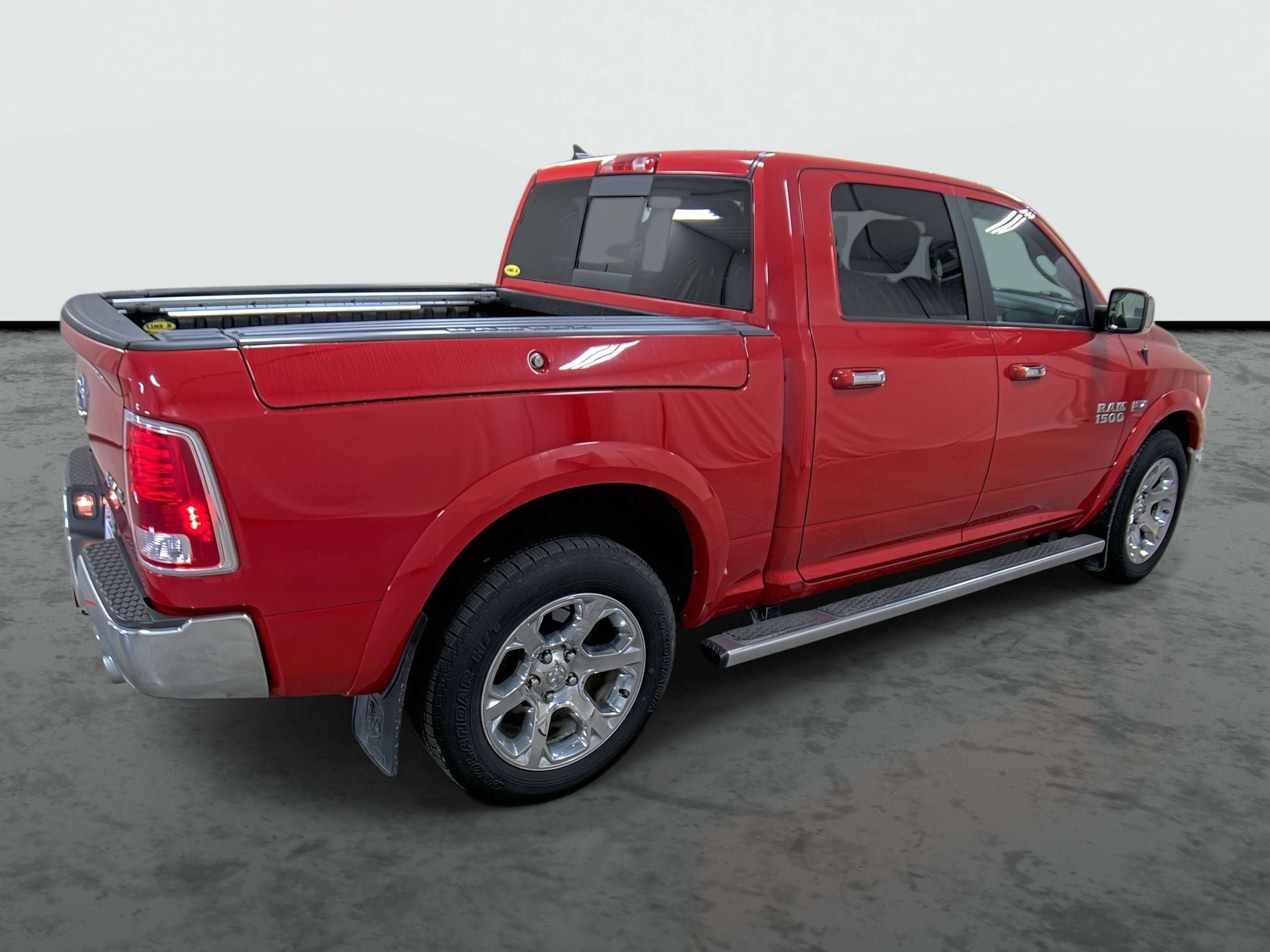 2017 RAM 1500 Laramie Crew Cab 4x4 5'7" Box