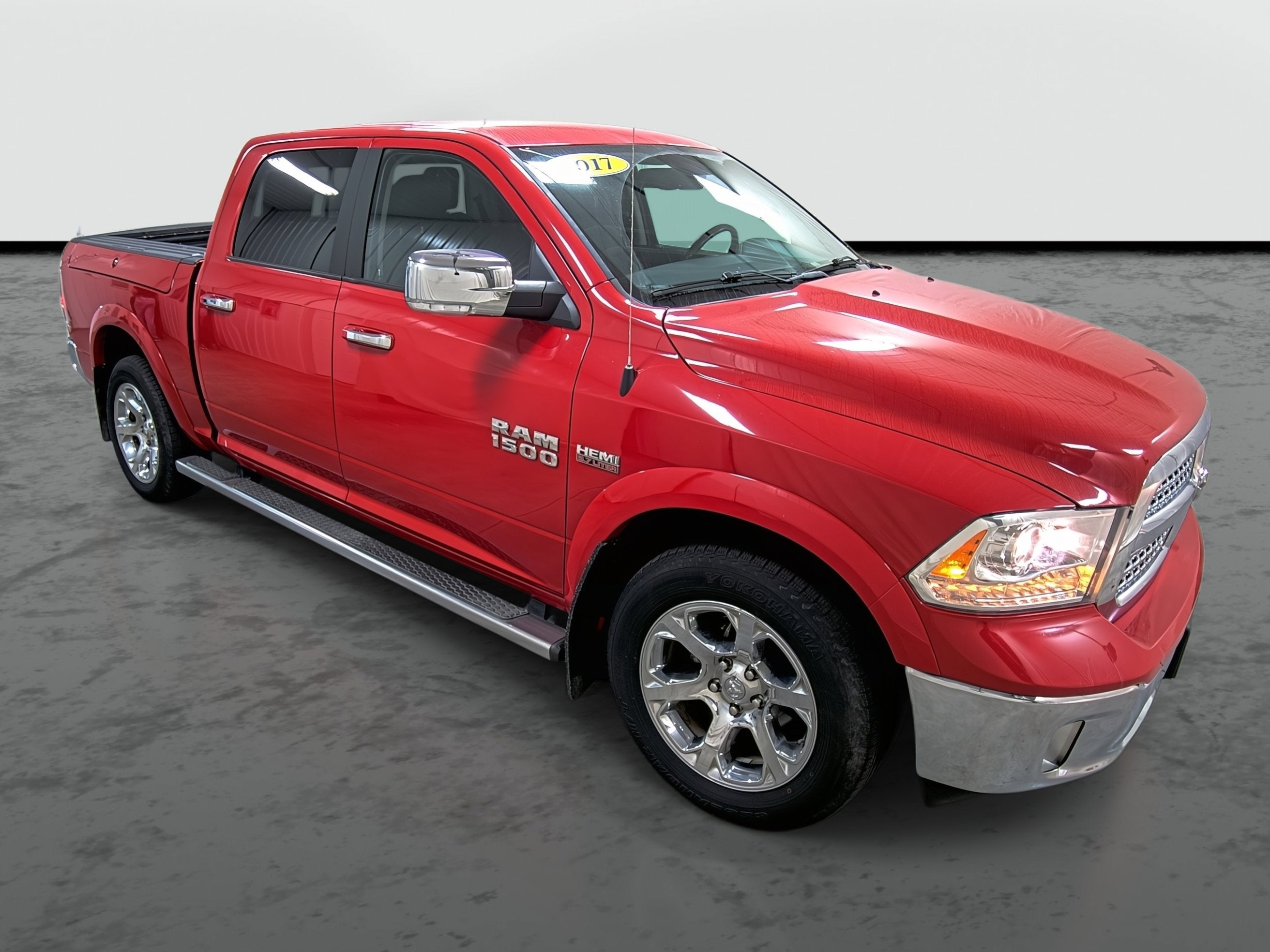 2017 RAM 1500 Laramie Crew Cab 4x4 5'7" Box