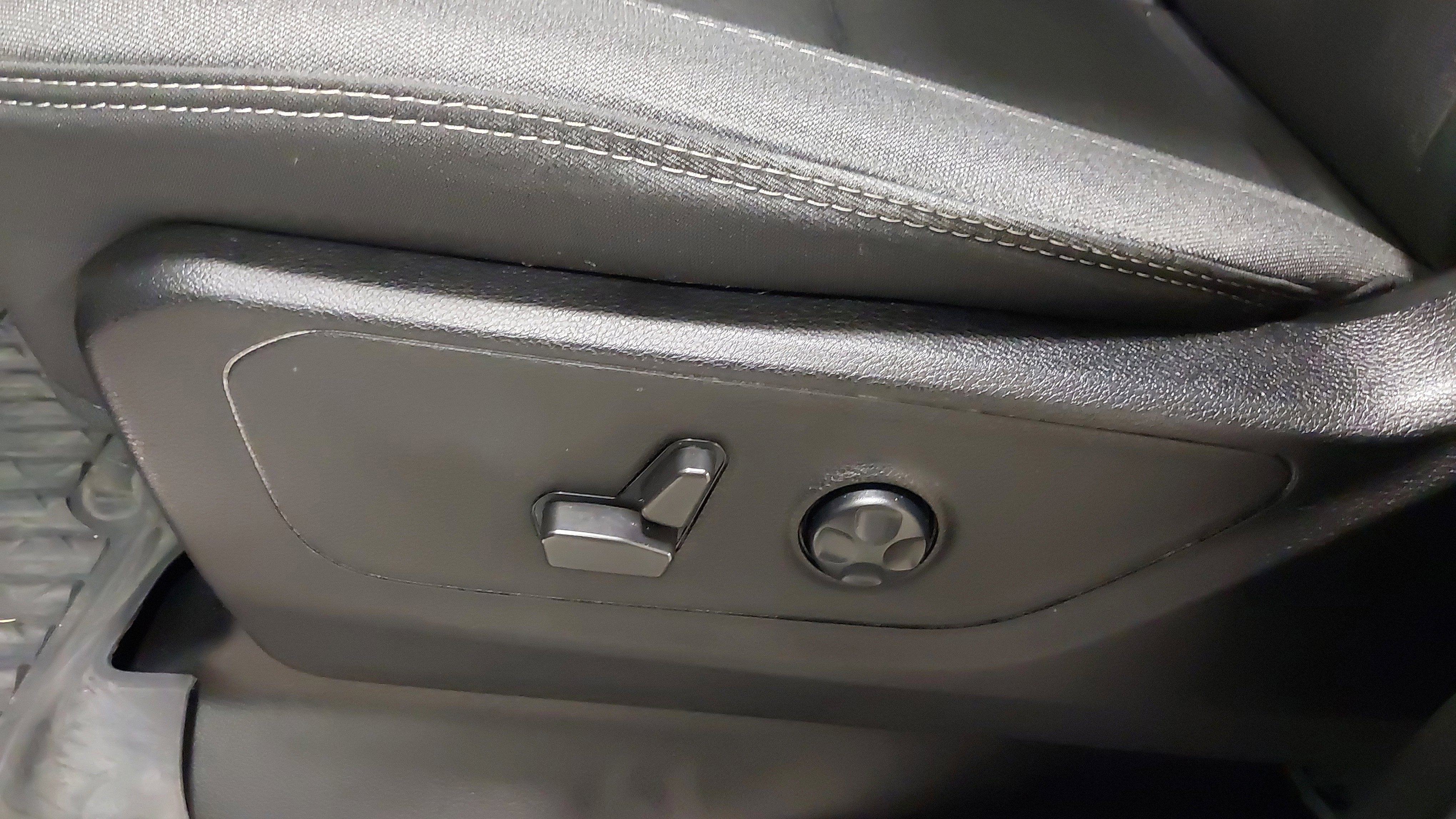 2021 RAM 1500 Big Horn Crew Cab 4x4 5'7" Box