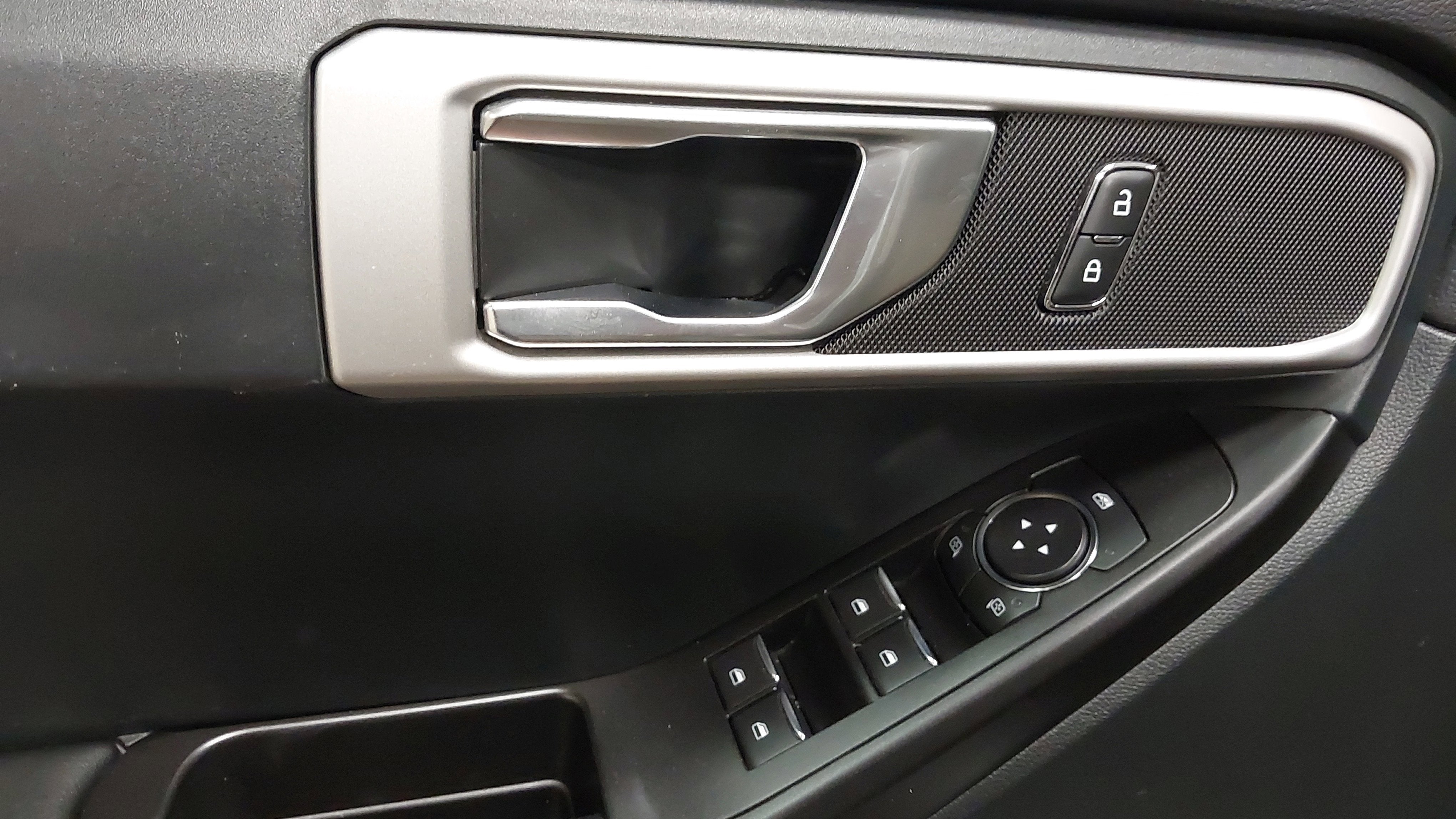 2021 Ford Explorer Base