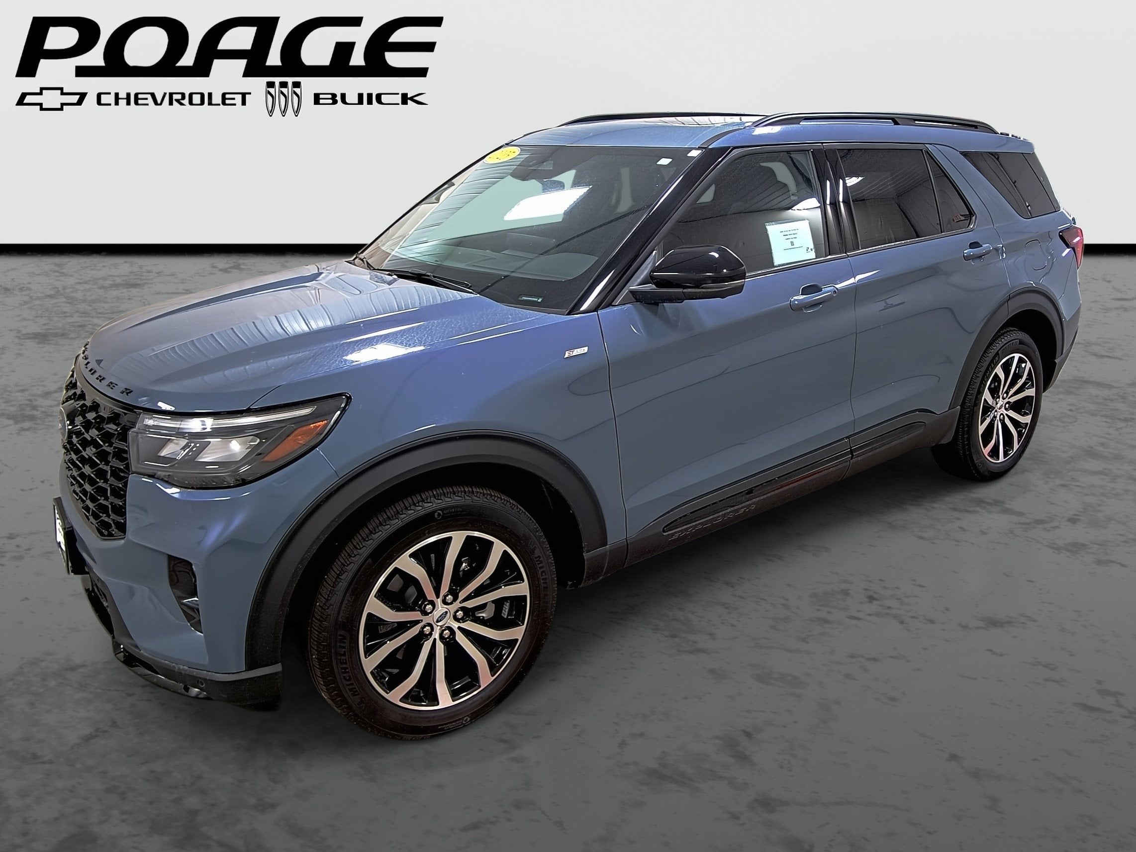 2025 Ford Explorer ST-Line