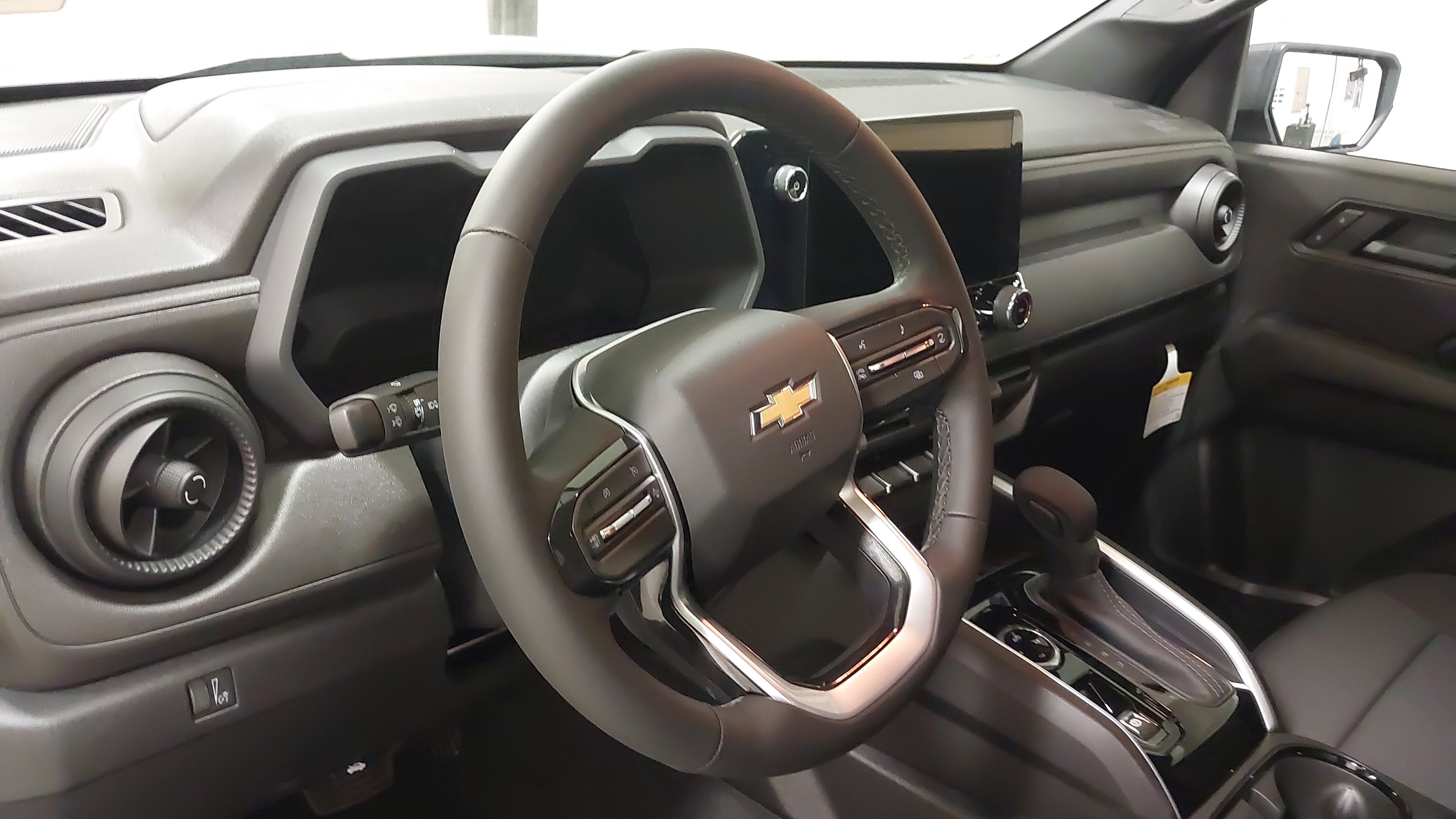 2026 Chevrolet Colorado Work Truck - Photo 17