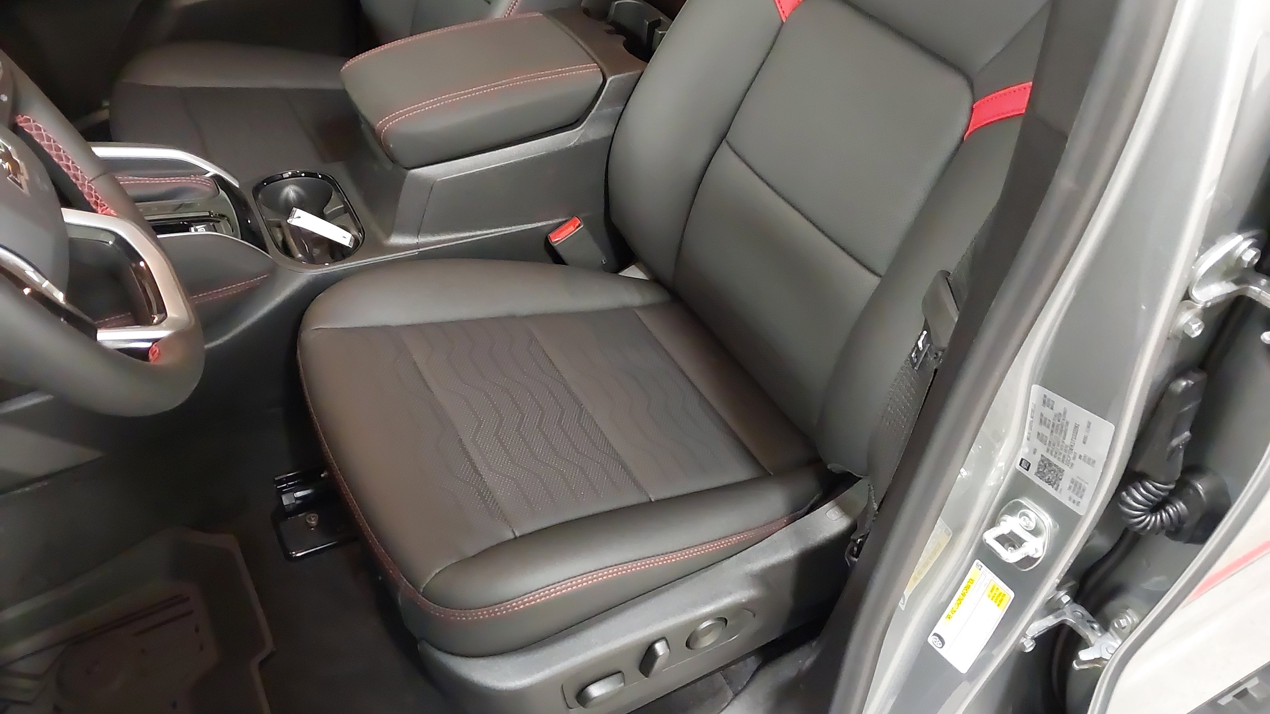 2026 Chevrolet Colorado Z71 - Photo 21