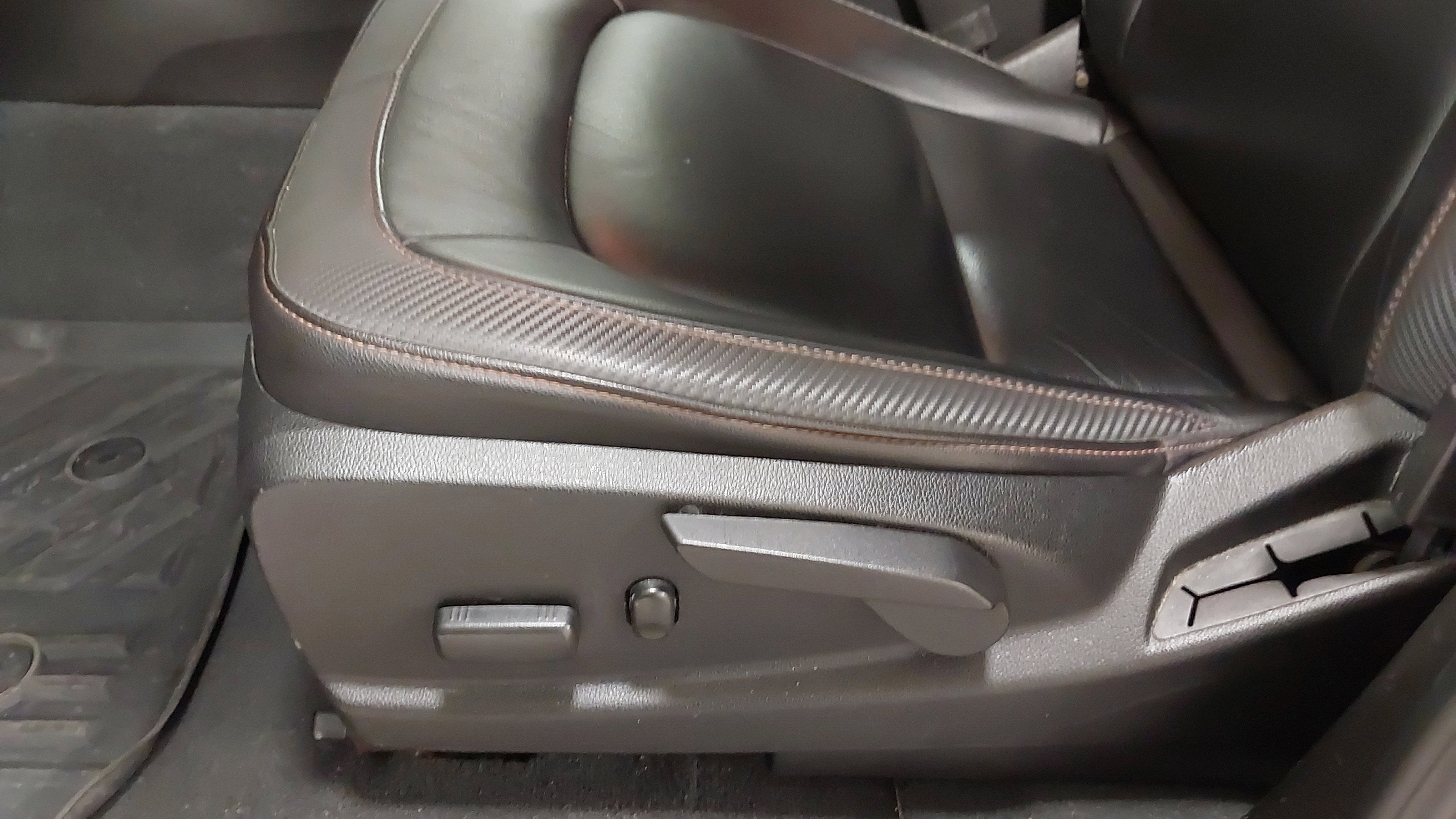 2021 GMC Canyon AT4 - Leather