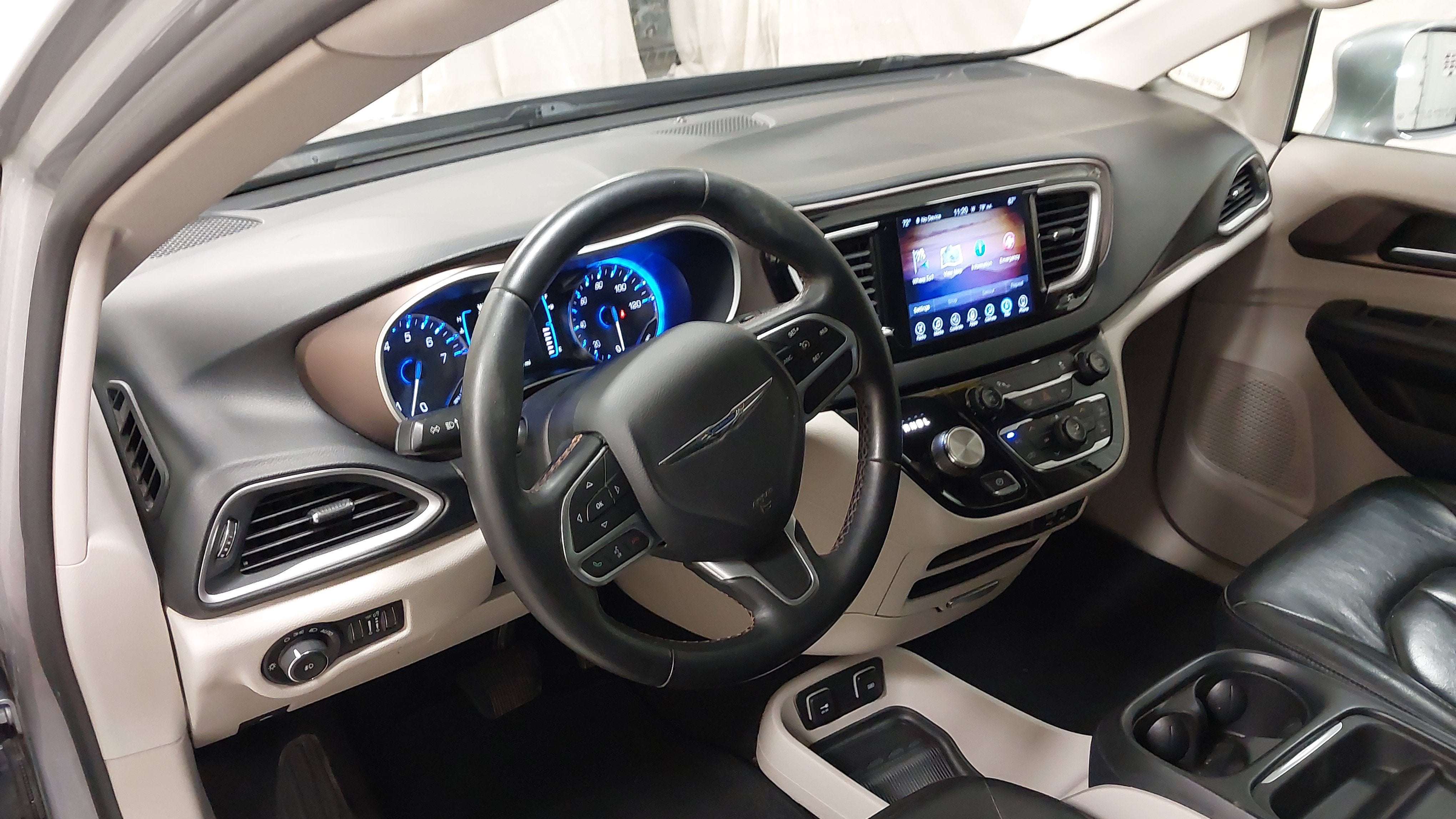 2017 Chrysler Pacifica Touring-L