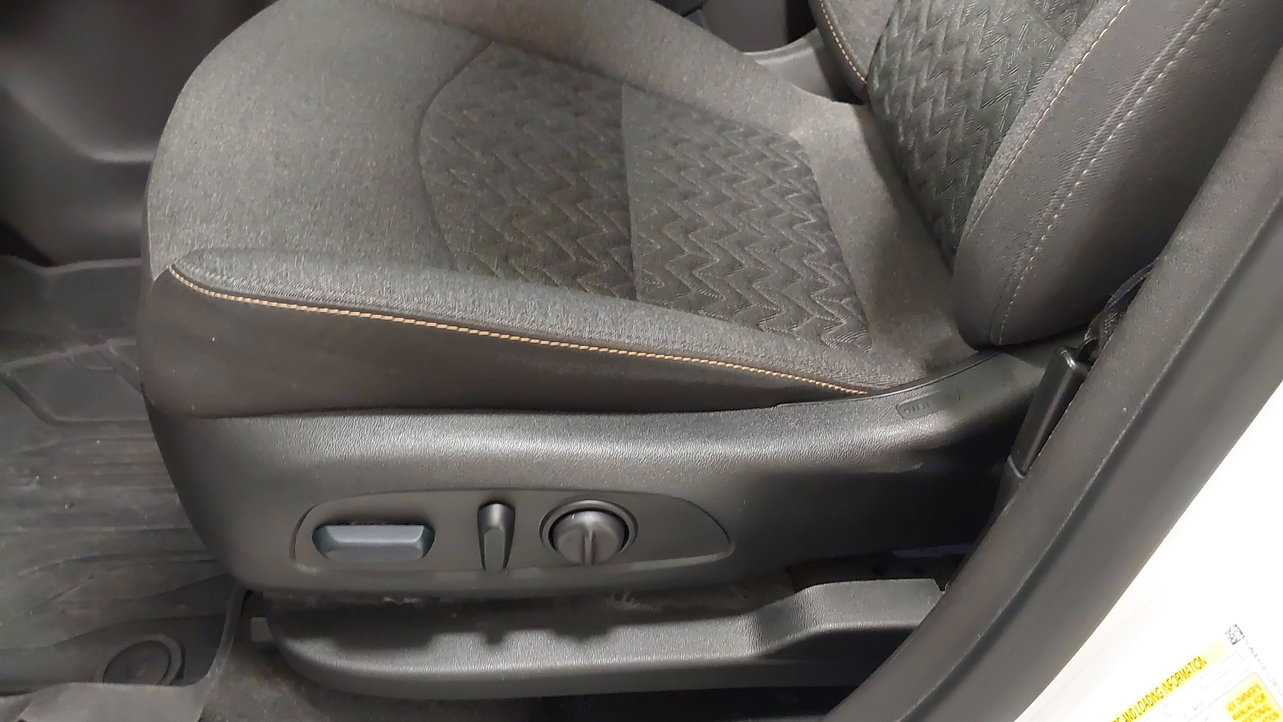 2024 Chevrolet Equinox LT - Photo 22
