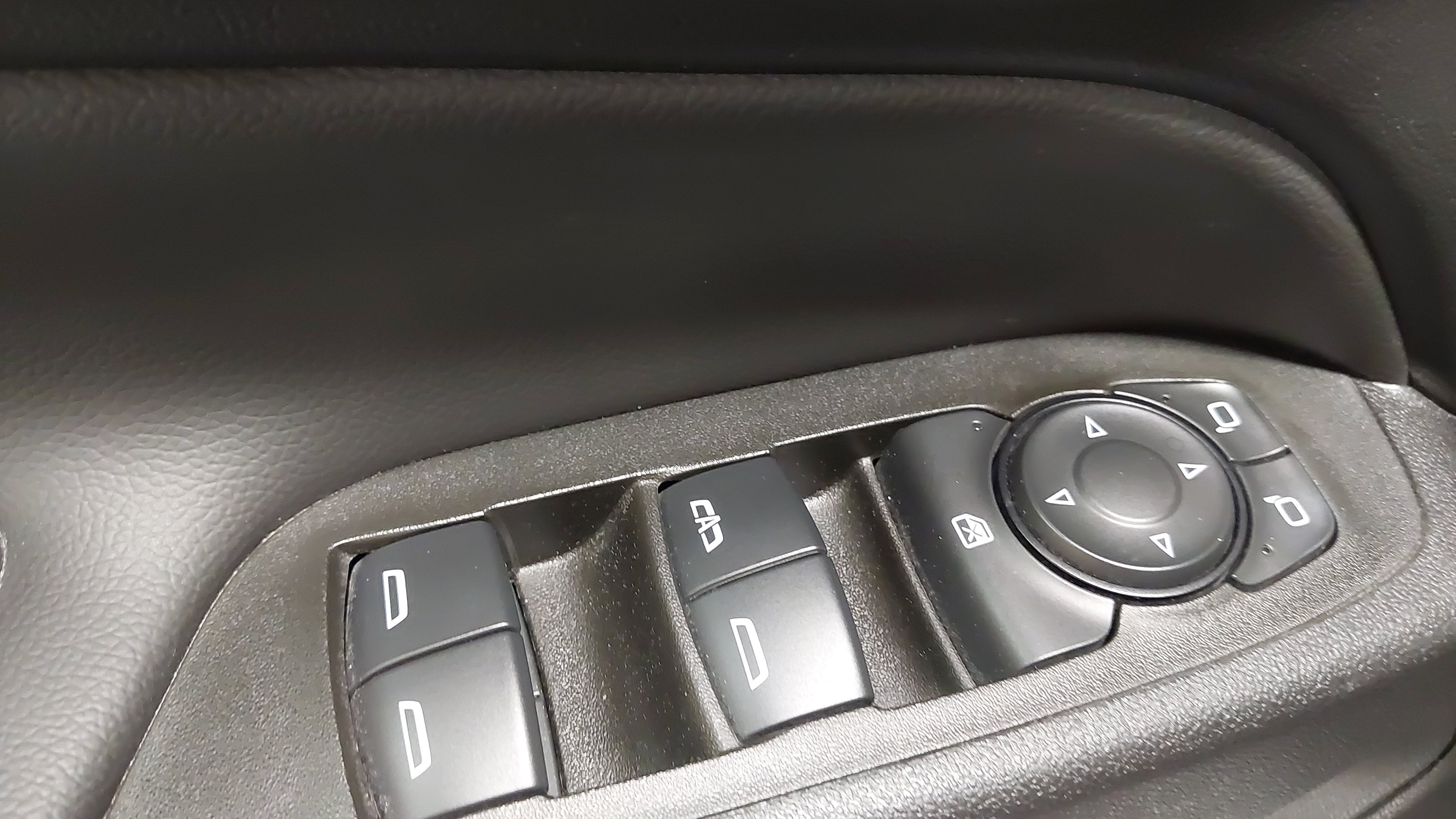 2024 Chevrolet Equinox LT - Photo 25