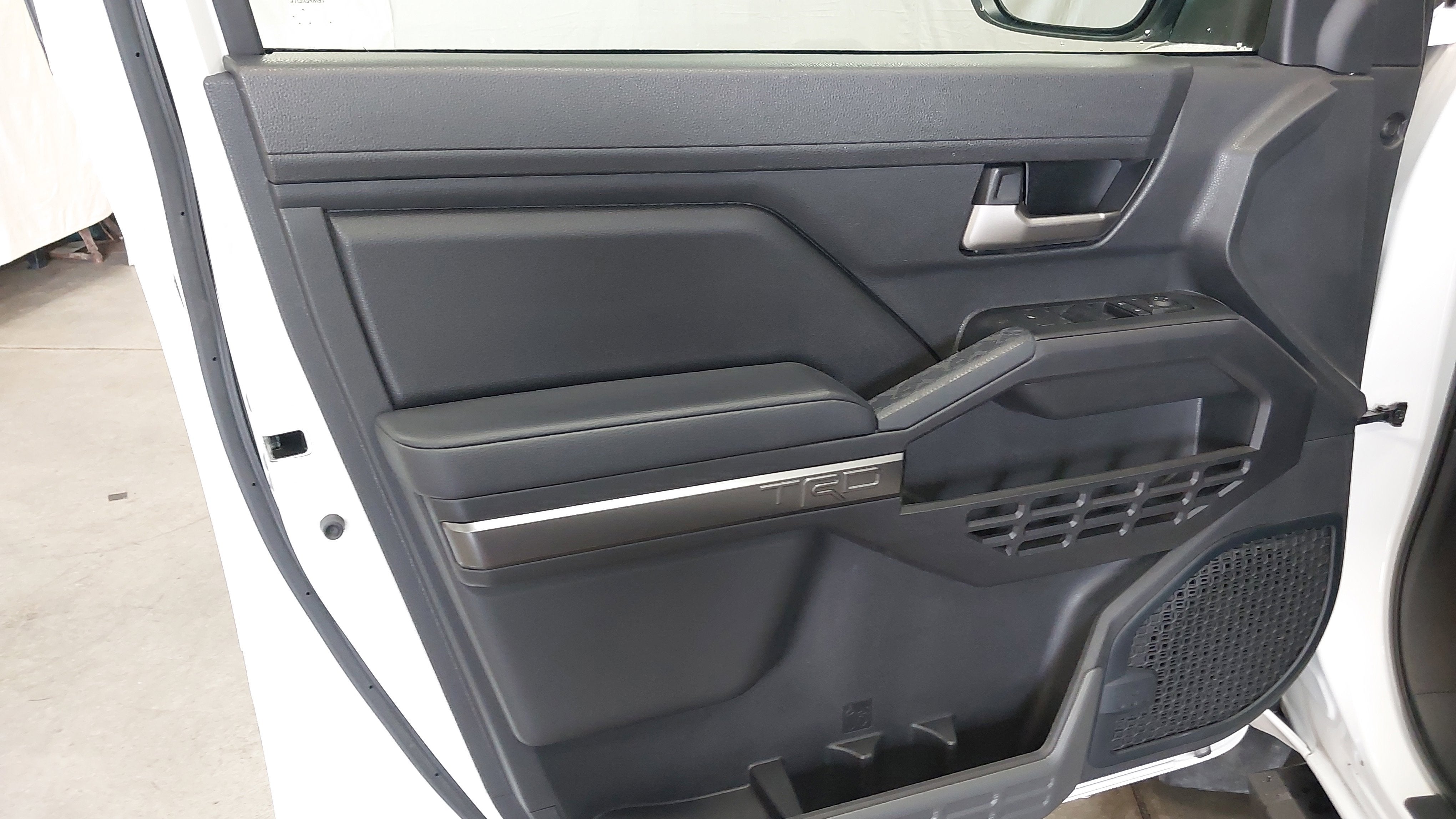 2024 Toyota Tacoma 4WD SR5