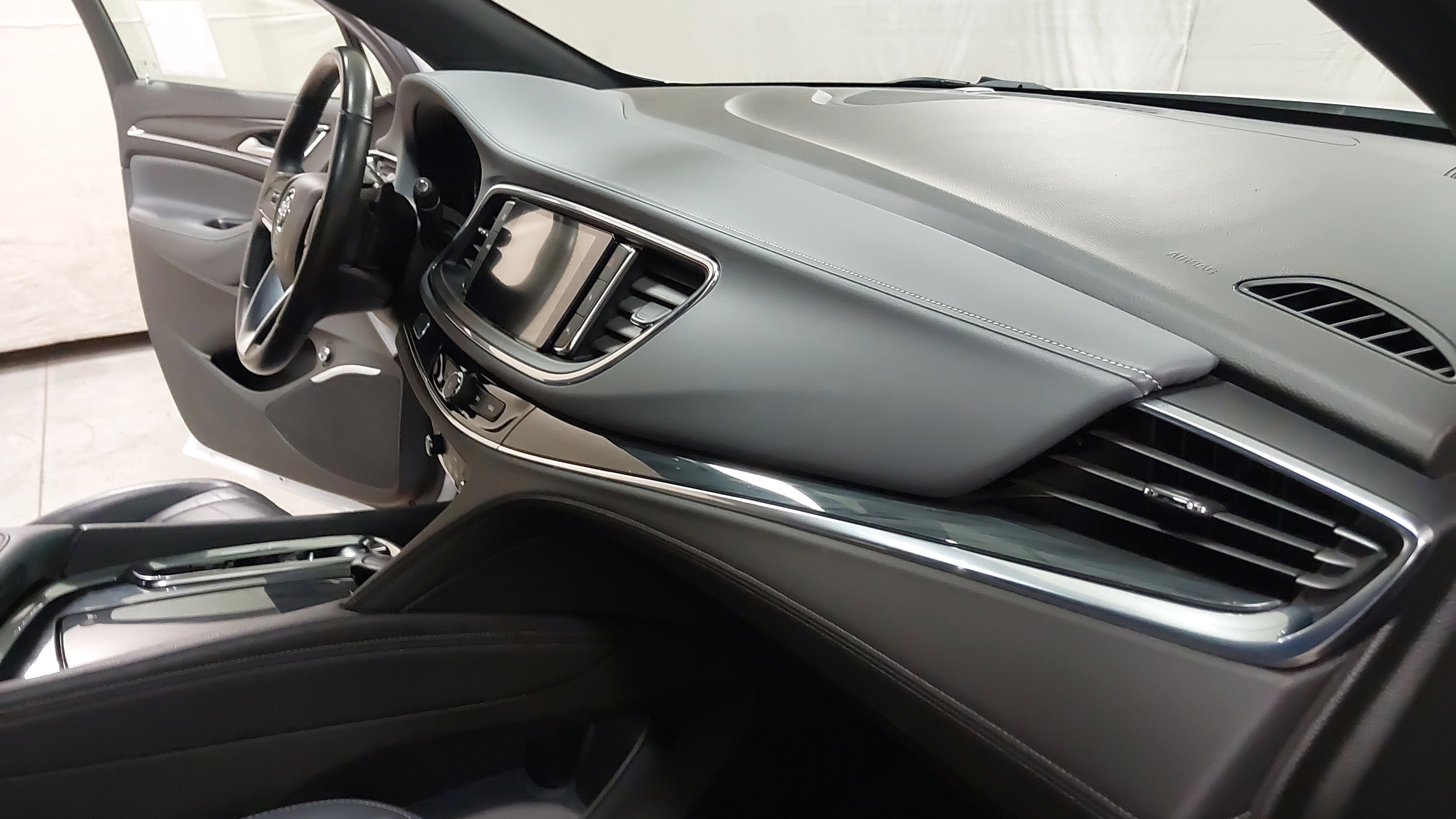 2022 Buick Enclave Essence
