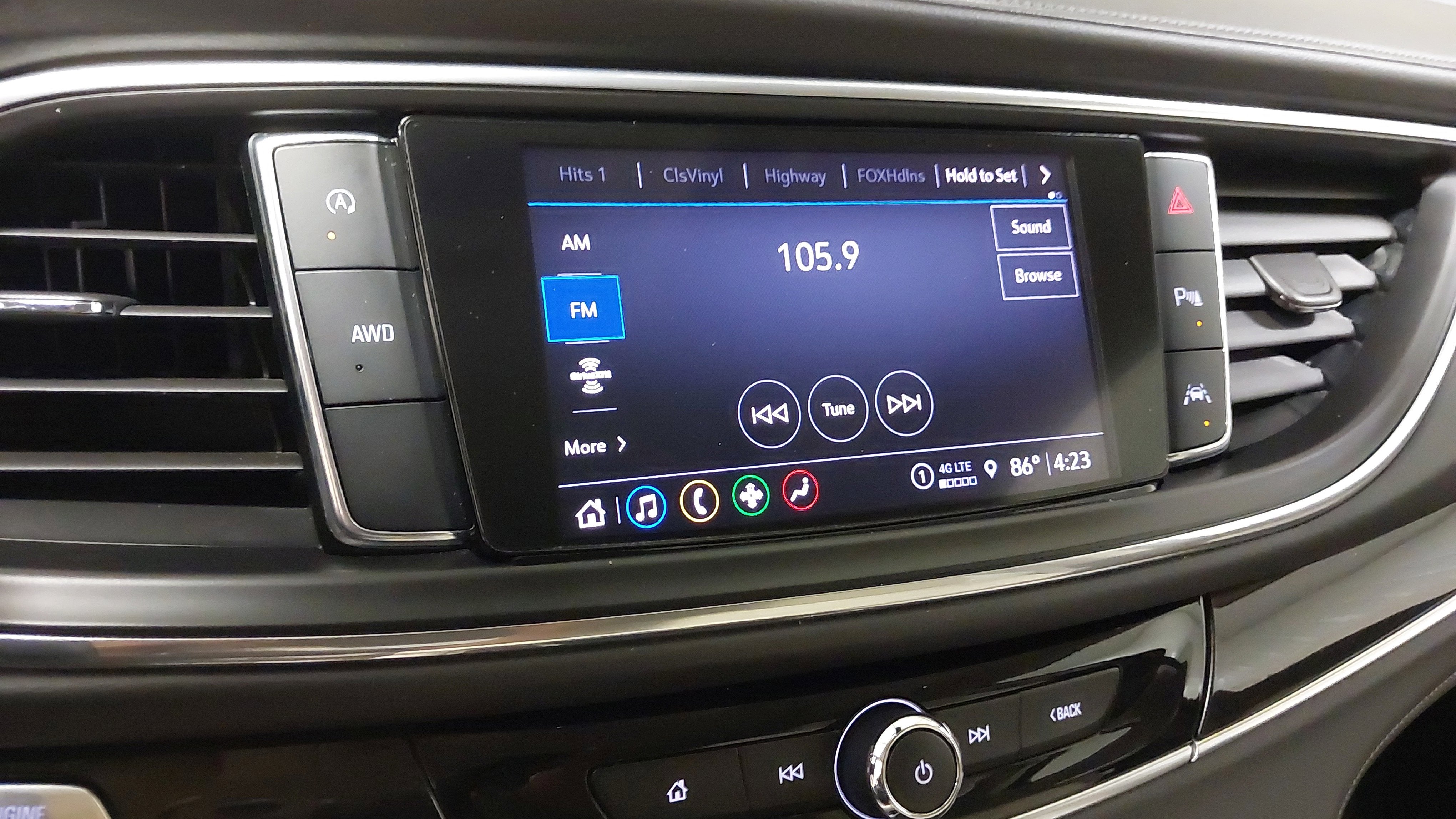 2022 Buick Enclave Essence