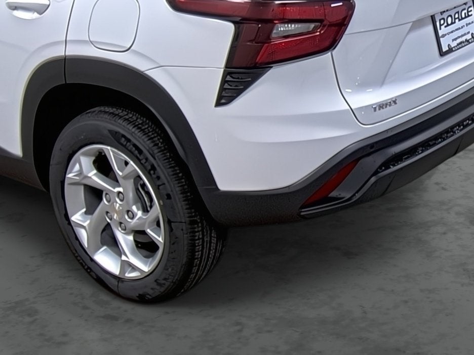 2026 Chevrolet Trax LS - Photo 9