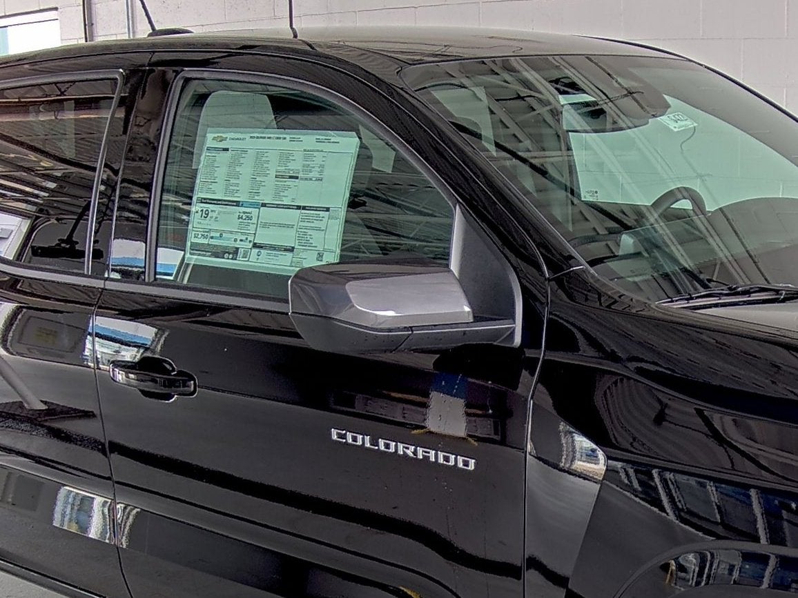 2025 Chevrolet Colorado WT/LT